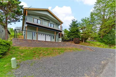 461 NW Jefferson Ave, Stevenson, WA 98648 - Photo 1