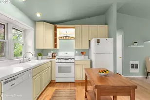 64954 E Mountain Meadow Ln, Rhododendron, OR 97049 - Photo 19