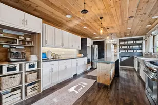 20115 SW Scholls Ferry Rd, Beaverton, OR 97007 - Photo 9