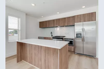 2050 N Killingsworth St #11, Portland, OR 97217 - Photo 17