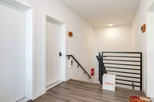 2050 N Killingsworth St, Portland, OR 97217 - Photo 33