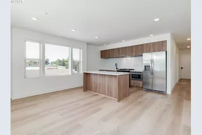 2050 N Killingsworth St #11, Portland, OR 97217 - Photo 3