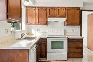205 E Foothills Dr, Newberg, OR 97132 - Photo 9
