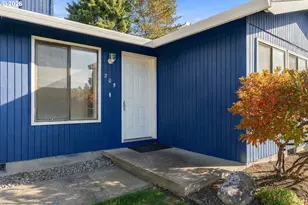 205 E Foothills Dr, Newberg, OR 97132 - Photo 3