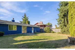 205 E Foothills Dr, Newberg, OR 97132 - Photo 25