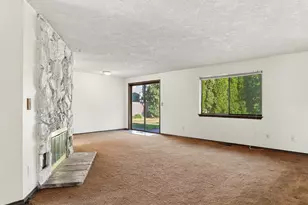 205 E Foothills Dr, Newberg, OR 97132 - Photo 5