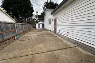 3932 Spruce St, Florence, OR 97439 - Photo 23