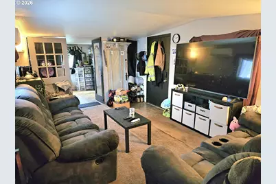 1817 Vine St, Sweet Home, OR 97386 - Photo 3