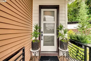 9728 N Alder St, Camas, WA 98607 - Photo 5