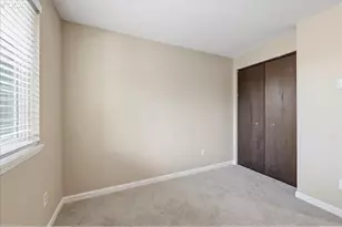2330 SE Brookwood Ave, Hillsboro, OR 97123 - Photo 13