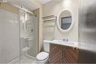 2330 SE Brookwood Ave, Hillsboro, OR 97123 - Photo 11