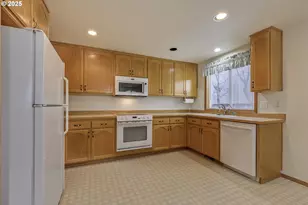 1722 Hartford Dr, Forest Grove, OR 97116 - Photo 9