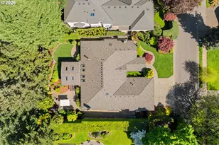 3855 Rivers Edge Dr, Lake Oswego, OR 97034 - Photo 3