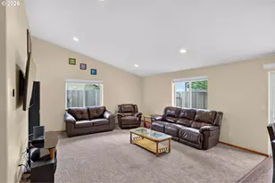 209 Pioneer Dr, Silverton, OR 97381 - Photo 11