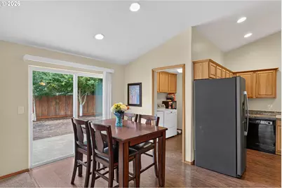209 Pioneer Dr, Silverton, OR 97381 - Photo 7