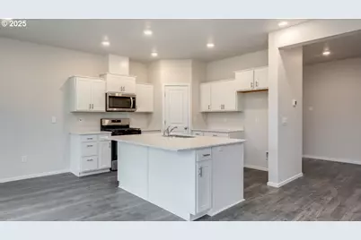 4945 Dilling Ave, Salem, OR 97301 - Photo 9