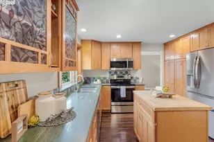 17580 NW Woodmere Ct, Beaverton, OR 97006 - Photo 9