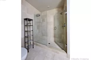 323 NW 13th Ave, Portland, OR 97209 - Photo 17