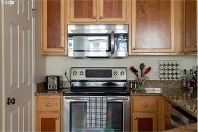 604 Springtree Ln, West Linn, OR 97068 - Photo 5