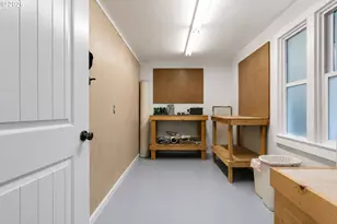 374 E Main St, Lowell, OR 97452 - Photo 27