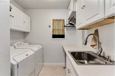 374 E Main St, Lowell, OR 97452 - Photo 13