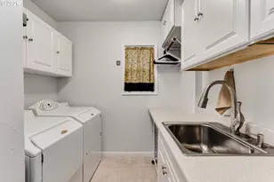 374 E Main St, Lowell, OR 97452 - Photo 13