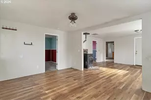 289 S 3rd St, Lebanon, OR 97355 - Photo 5