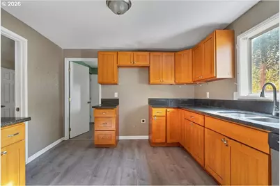 289 S 3rd St, Lebanon, OR 97355 - Photo 15