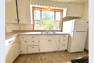 354 Radar Rd, Coos Bay, OR 97420 - Photo 7