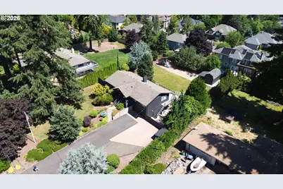 725 Marylhurst Dr, West Linn, OR 97068 - Photo 3