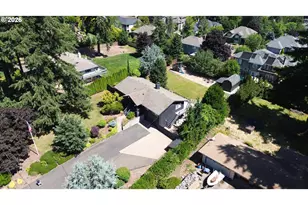 725 Marylhurst Dr, West Linn, OR 97068 - Photo 3