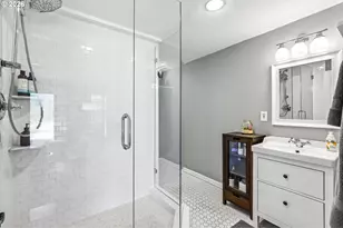 725 Marylhurst Dr, West Linn, OR 97068 - Photo 31