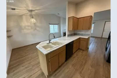1660 N 18th St #12, Washougal, WA 98671 - Photo 3