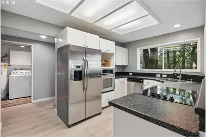 48 Eagle Crest Dr #2E, Lake Oswego, OR 97035 - Photo 9