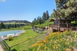 2250 Riverdale Rd, Hood River, OR 97031 - Photo 37