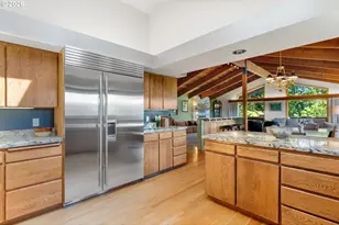 2250 Riverdale Rd, Hood River, OR 97031 - Photo 15