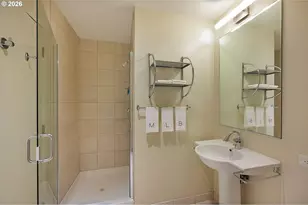 922 NW 11th Ave, Portland, OR 97209 - Photo 35