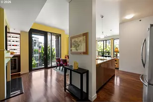 922 NW 11th Ave, Portland, OR 97209 - Photo 9