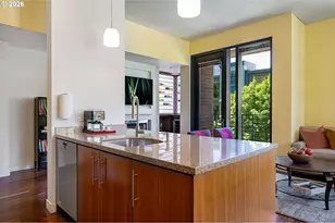 922 NW 11th Ave, Portland, OR 97209 - Photo 17