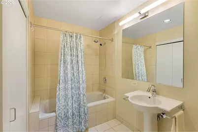 922 NW 11th Ave #404, Portland, OR 97209 - Photo 35
