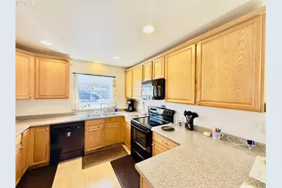 745 2nd St, Brookings, OR 97415 - Photo 5