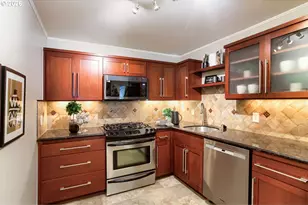 4830 SE Stark St, Portland, OR 97215 - Photo 11