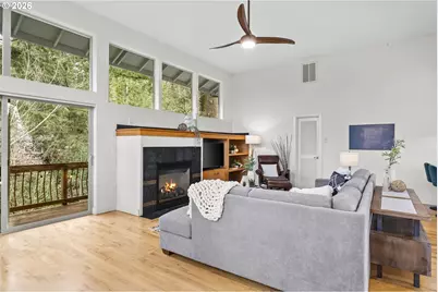 4249 SW Dosch Rd, Portland, OR 97239 - Photo 9