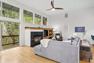 4249 SW Dosch Rd, Portland, OR 97239 - Photo 9