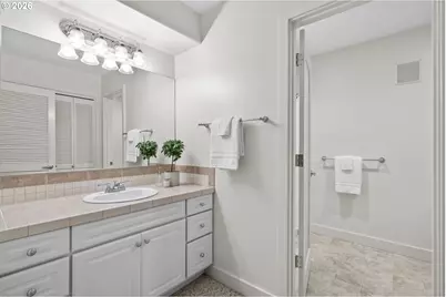 4249 SW Dosch Rd, Portland, OR 97239 - Photo 33