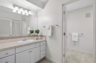 4249 SW Dosch Rd, Portland, OR 97239 - Photo 33
