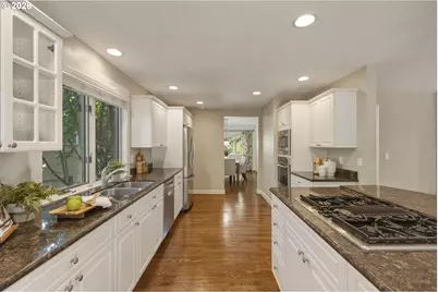 6435 SW 90th Ave, Portland, OR 97223 - Photo 17