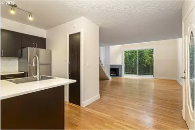 839 SW Broadway Dr #71, Portland, OR 97201 - Photo 13