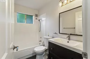 839 SW Broadway Dr, Portland, OR 97201 - Photo 23