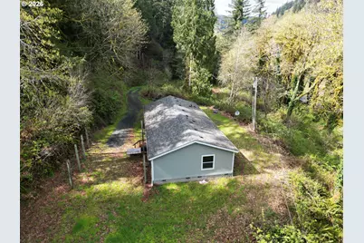 11211 Highway 36, Mapleton, OR 97453 - Photo 9